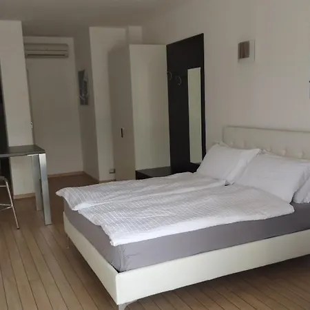 Treccani شقة فندقية مالتشيزينيه