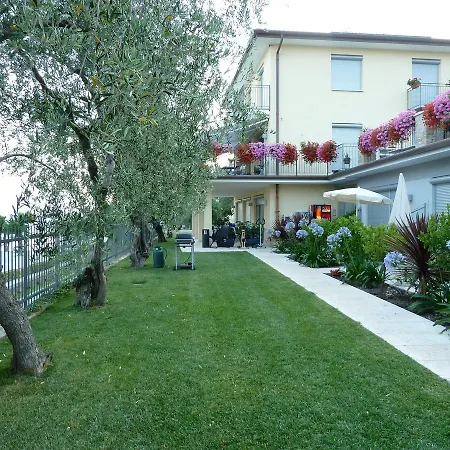 Treccani Apart Otel