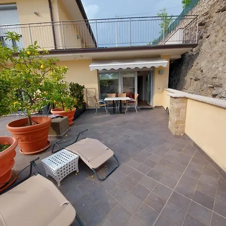 Treccani Lägenhetshotell Malcesine