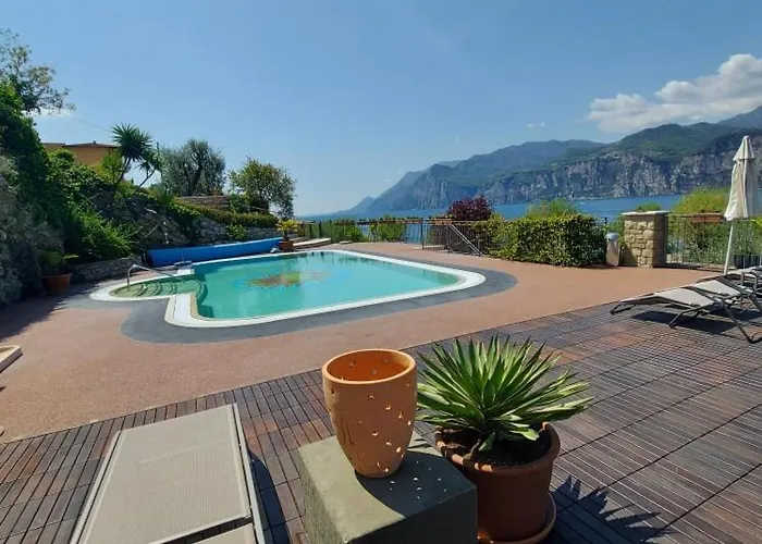 Apart-hotel Treccani 4*